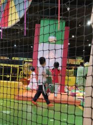 -蹦蹦跳跳(新奥购物中心店)