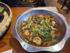 -爆炸头阿姨小四川正宗川味小吃(无任何分店)