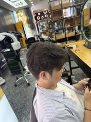 -藤野造型·烫·染发型设计店