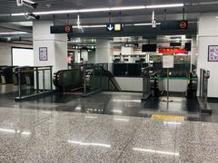 -盈丰路(地铁站)