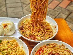 -李与白包子铺(桐梓林店)