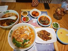 老长沙臭豆腐-呷佬·长沙手工米粉(金沙江路店)