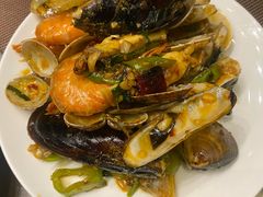 -飨食汇全日制餐厅·昆山皇冠假日酒店(九方店)