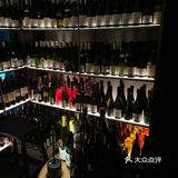 新荣记小酒馆更适合喝酒聊天吃吃小菜逛逛外滩