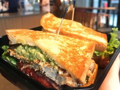 鸡肉培根牛油果俱乐部-The Habit Burger Grill 哈比特汉堡(复兴soho店)