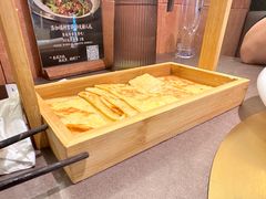 -锅飘飘·东北铁锅炖(雨花客厅店)