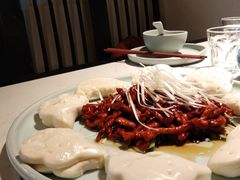 软饼酱肉丝-院8里·小聚园老川菜(九眼桥店)