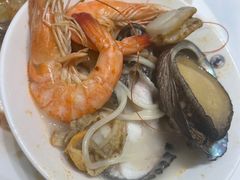 -红鼎豆捞·非遗鲍皇汤火锅(宝丰路店)