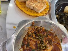 -丹水桥地锅鱼·翘嘴鲌·地方特色全鱼宴(丹江口大坝店)
