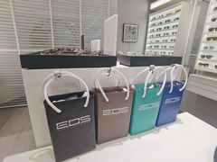 -目艮眼镜SHOWROOM(品牌集合店)