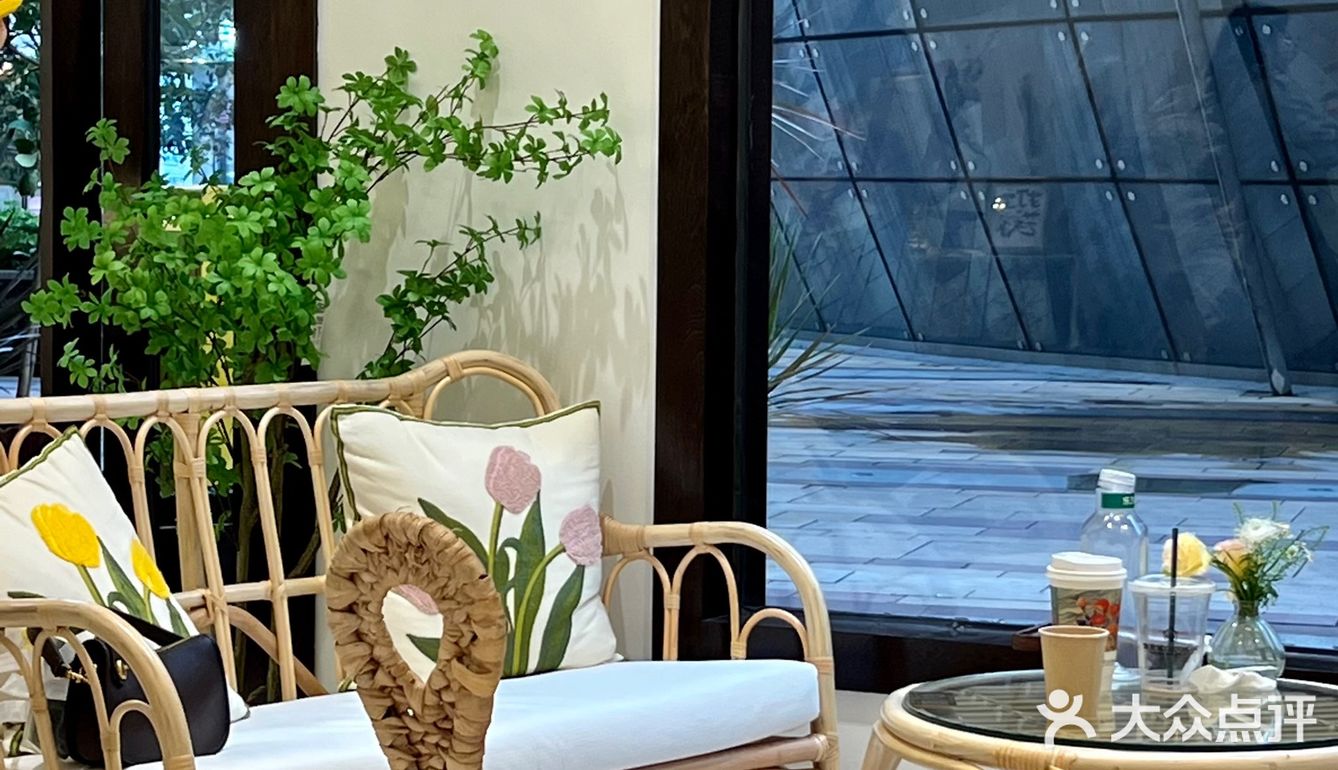 又有新店🆕公主来享用她的漂亮下午茶🫖