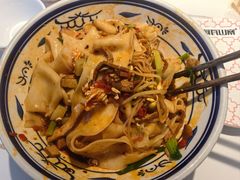 -阿瓦山寨·湘菜现炒·剁椒鱼头王(咸阳总店)