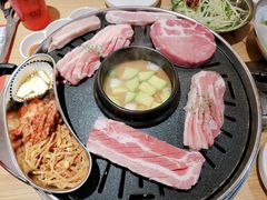 -江南猪肉商会无限续吃(弘大店)