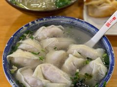 鲜肉大馄饨-小姜锅贴(凤凰街店)