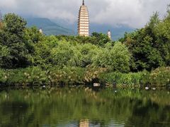 -三塔倒影公园