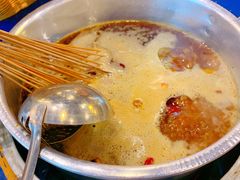 经典锅底-马路边边串串香(双井直营店)