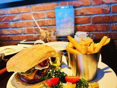 汉堡嘉年华-bluefrog蓝蛙(恒隆广场店)