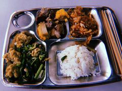 -同济大学本部学苑饮食广场