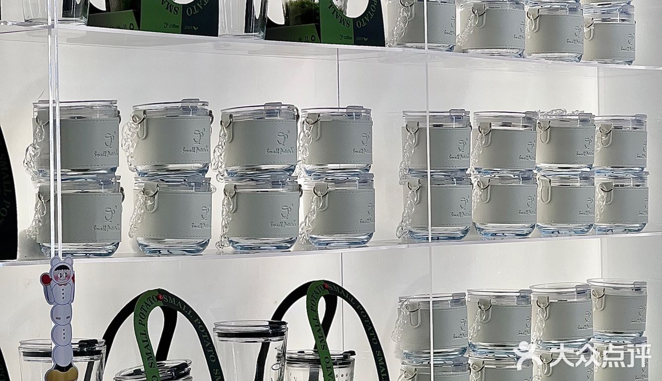 青岛·拜托!猛男提着这个小白杯超拉风好嘛