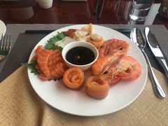 -东西风牛排馆周末烧烤自助(首都机场希尔顿店)