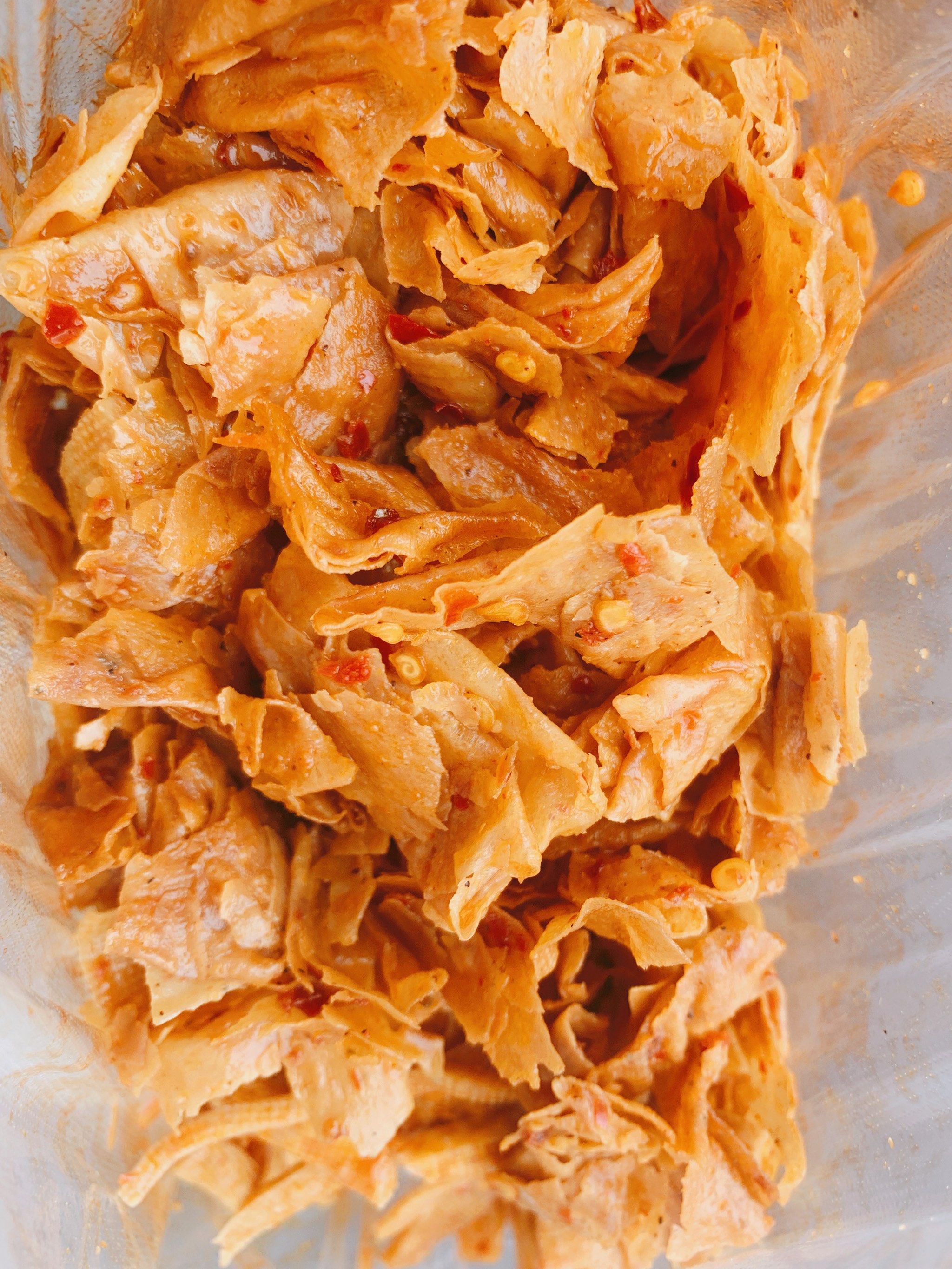 本来准备去安乡佬买点脆麻辣肉的,后面懒得跑了,就在离五中不远的卖酱