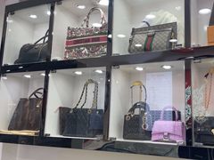 -恒一珠宝·回收黄金钻石奢侈品(灵岩南路店)