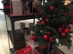 -星巴克臻选(莘庄仲盛店)