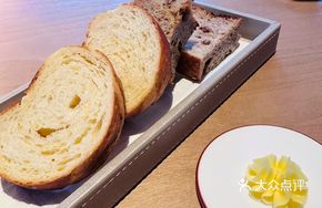Foie Gras in Can with Special Butter Bread