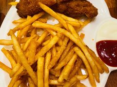 -玛格萝妮比萨屋(四平店)