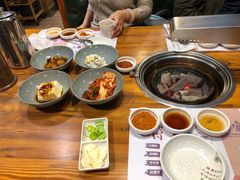 -草家酱蟹炭火烤肉店(珲春南路一店)