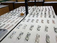 -罗伯特眼镜·蔡司官方授权(罗湖国贸店)