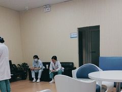 -上海和平眼科医院