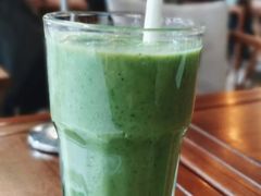 綠巨人-VESH COFFEE(定西路店)
