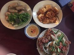 -Cuc Gach Quan Restaurant