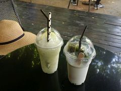 -莓园冰淇淋店