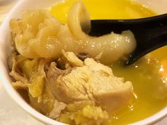 -鲜入围煮花胶鸡海鲜火锅