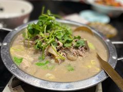 -川流不息·地道川菜·小龙虾(新松江路店)
