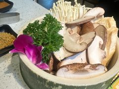 菌拼-炭之家齐齐哈尔大片烤肉·涮毛肚火锅·齐齐哈尔烤肉(中央大街店)