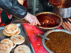 -老鼓楼麻辣烫夹馍