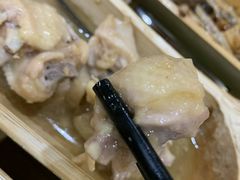竹筒鸡枞菌蒸走地鸡-胡须哥网红竹筒菜