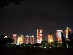 -万绿园