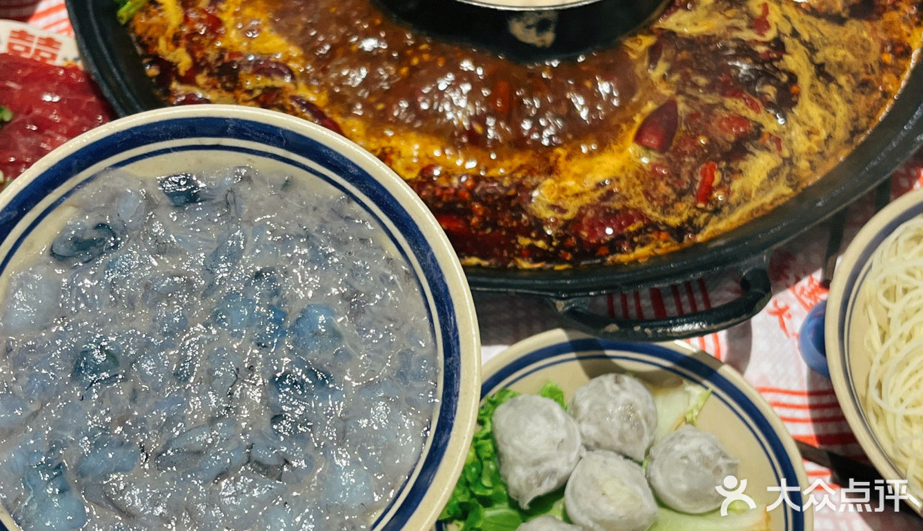 在南昌三店齐开的重庆风味老火锅！进门起我的嘴没停过...