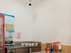 -裕新楼粉面馆·石磨手工粉(四方坪店)