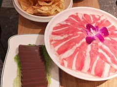 -三人行骨头王火锅(长寿店)