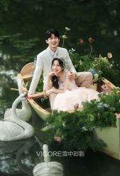 -雪中彩影婚纱摄影·微光艺术中心