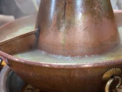 -果松木炭酸菜铜火锅·外婆参鸡汤