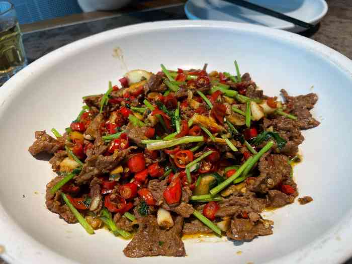 爱饭(玉兰路店)-"中午陪老公办点事,就在附近找了一家湘菜馆.