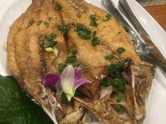 -Chom Cafe and Restaurant