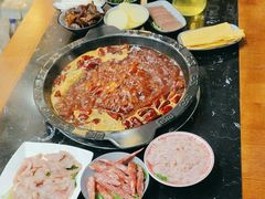 -重庆川渝肥妹火锅