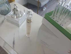 -凡碧诗毛孔收细
